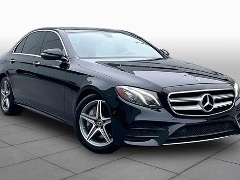 Used 2018 Mercedes-Benz E 400 4MATIC Sedan image 3