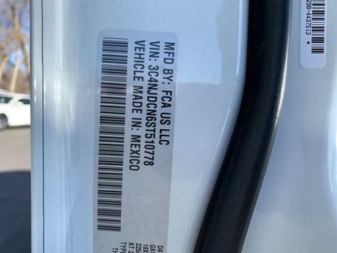 Used 2025 Jeep Compass Limited image 29