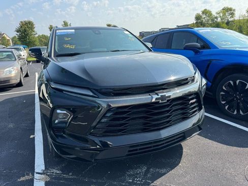 Used 2024 Chevrolet Blazer RS w/ LPO, Floor Liner Package FWD image 2