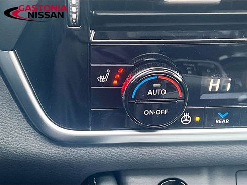 Used 2026 Nissan Rogue Platinum w/ Platinum Premium Package image 27