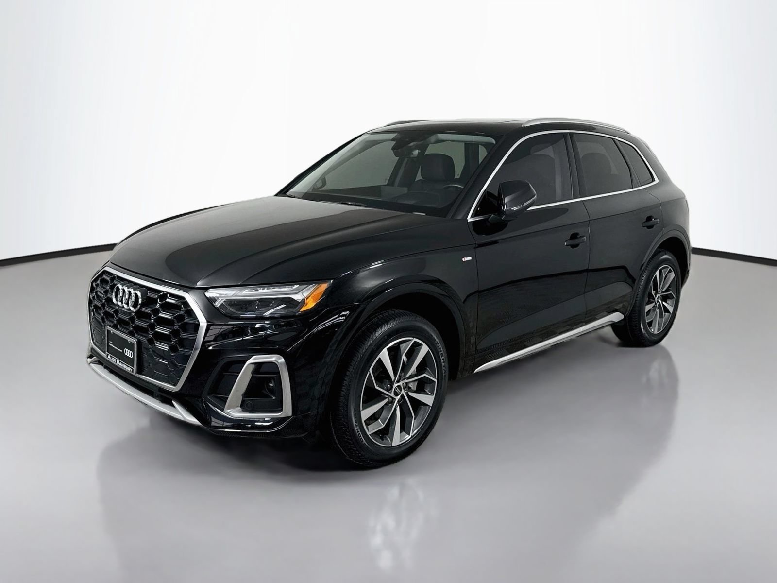 Certified 2023 Audi Q5 2.0T Prestige AWD/4WD image 1