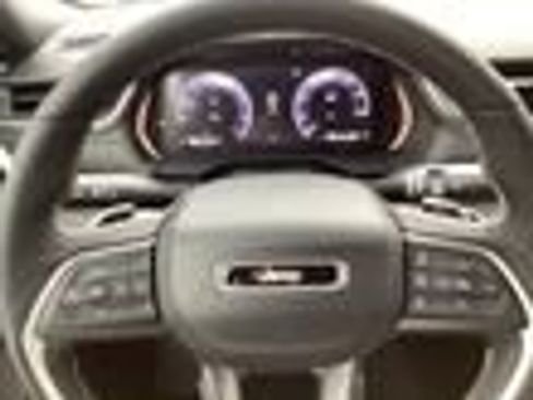 New 2025 Jeep Grand Cherokee Laredo image 7