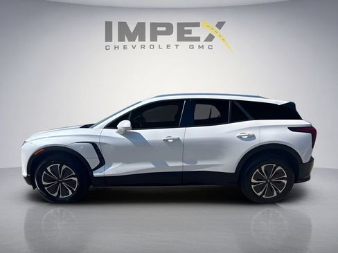Used 2024 Chevrolet Blazer EV LT AWD/4WD image 2