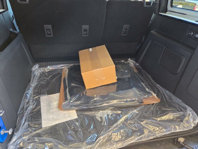 New 2025 Ford Bronco Raptor w/ Interior Carbon Fiber Pack AWD/4WD image 6