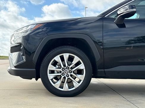 Used 2024 Toyota RAV4 XLE Premium FWD image 5