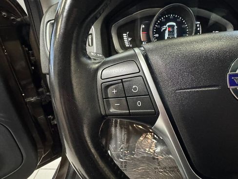 Used 2018 Volvo V60 T5 Cross Country w/ Convenience Package image 37