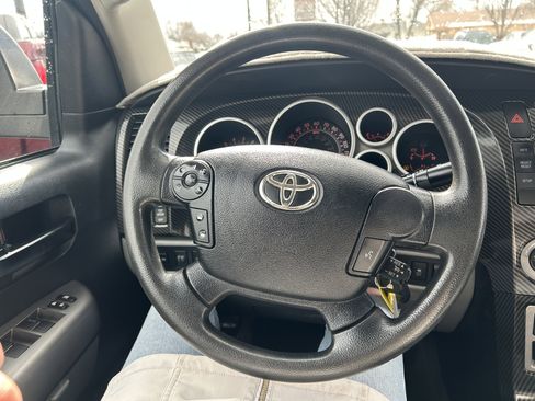 Used 2010 Toyota Tundra 4x4 CrewMax image 17