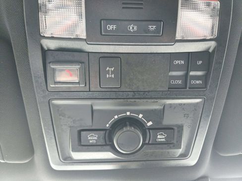 Used 2020 Toyota Tacoma TRD Off-Road w/ TRD Premium Off Road Package image 38