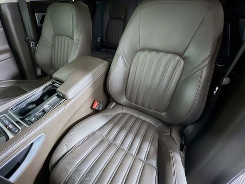 Used 2019 Jaguar F-PACE Portfolio image 22