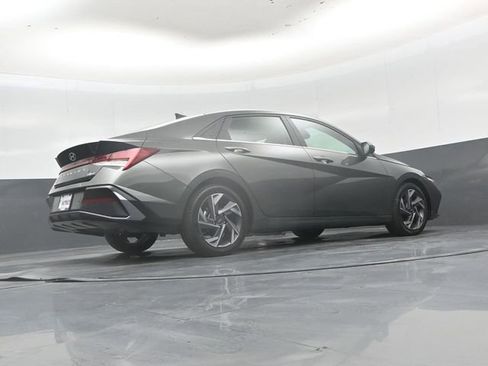Used 2024 Hyundai Elantra Limited FWD image 39