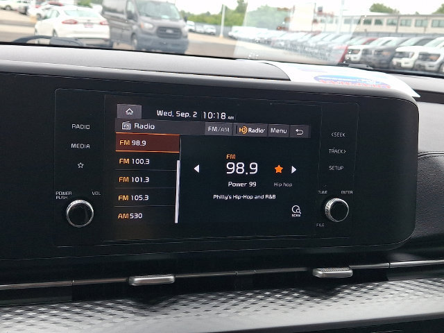 Used 2022 Kia Carnival LX FWD image 16