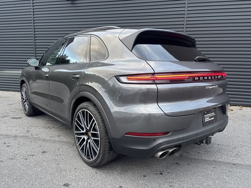Used 2025 Porsche Cayenne S image 3