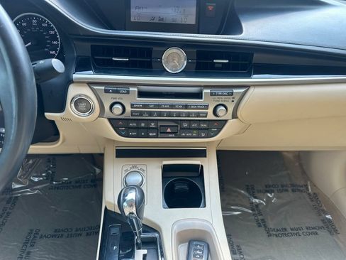 Used 2014 Lexus ES 350 FWD image 25