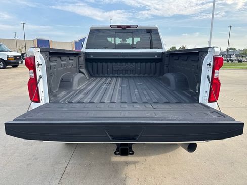 Used 2022 Chevrolet Silverado 2500 High Country w/ Z71 Off-Road Package AWD/4WD image 5