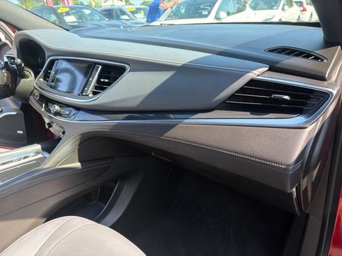 Used 2024 Buick Enclave Premium AWD/4WD image 28