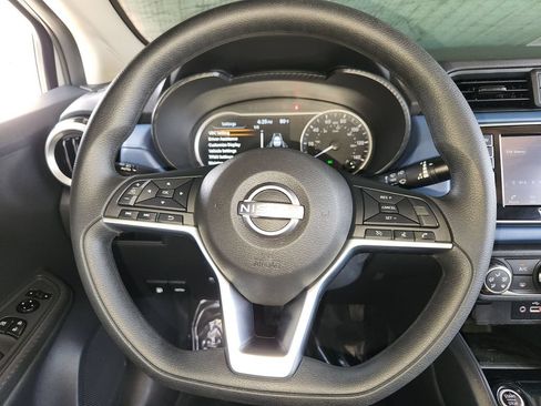 Used 2025 Nissan Versa SV FWD image 23