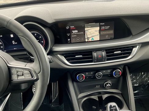 New 2025 Alfa Romeo Stelvio Sprint image 7