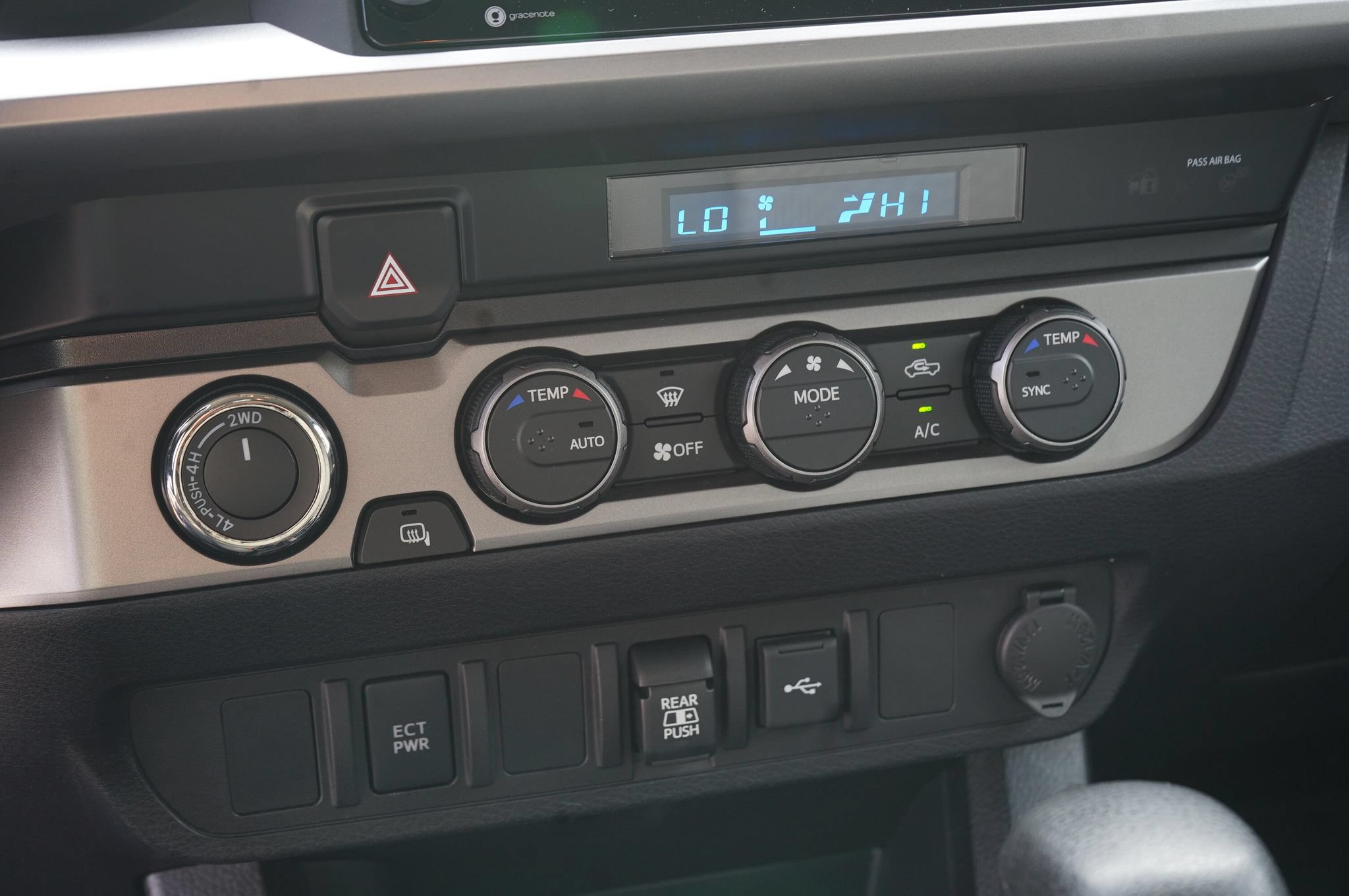 Used 2021 Toyota Tacoma SR5 AWD/4WD image 17