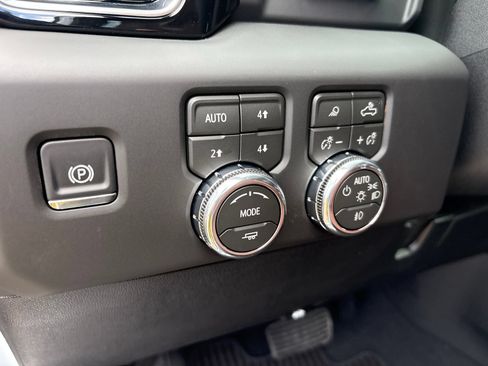 New 2026 GMC Sierra 3500 Denali Ultimate AWD/4WD image 16