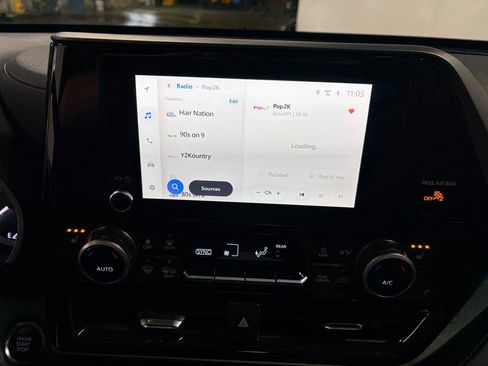 Used 2025 Toyota Highlander XLE image 40