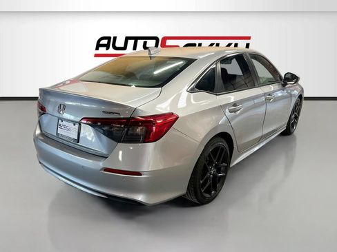 Used 2022 Honda Civic Touring image 7