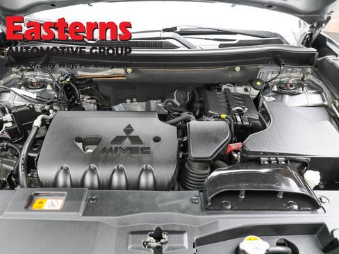 Used 2020 Mitsubishi Outlander SEL image 7