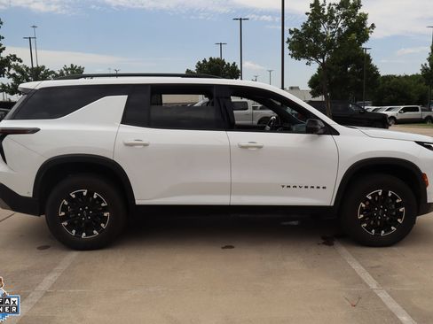 Used 2024 Chevrolet Traverse Z71 w/ Enhanced Driving Package AWD/4WD image 2