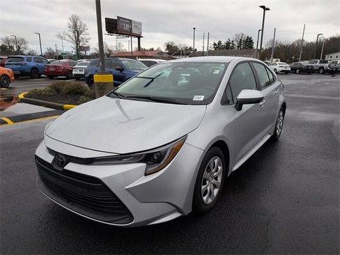 Certified 2024 Toyota Corolla LE image 3