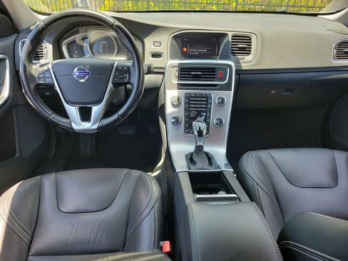 Used 2018 Volvo V60 T5 Dynamic w/ Vision Package FWD image 16