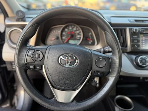 Used 2014 Toyota RAV4 LE AWD/4WD image 22