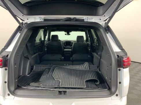 Used 2022 Chevrolet Traverse High Country image 31
