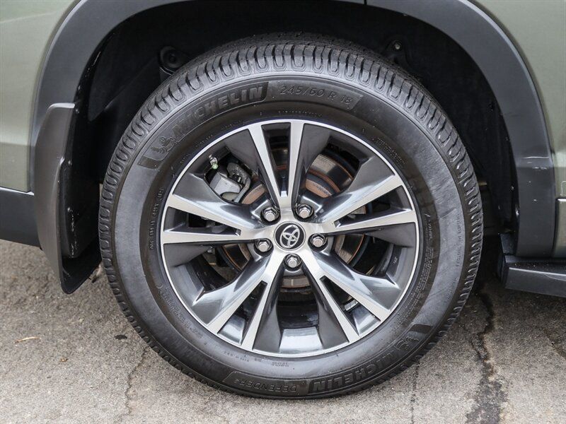 Used 2017 Toyota Highlander LE AWD/4WD image 13