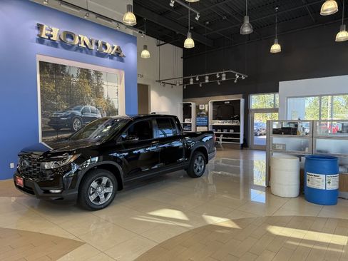 Used 2018 Honda Accord Touring image 30