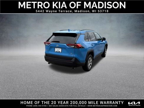 Used 2021 Toyota RAV4 LE AWD/4WD image 6
