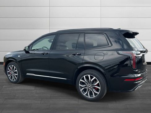 Used 2022 Cadillac XT6 Sport w/ Platinum Package image 4