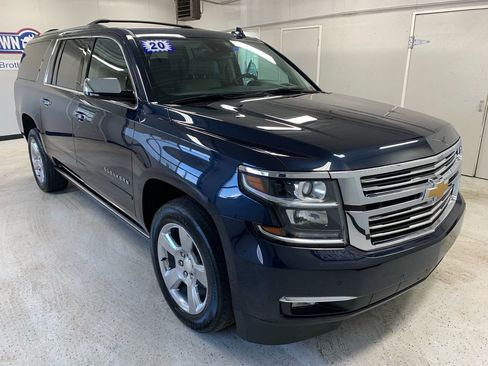 Used 2020 Chevrolet Suburban Premier w/ Max Trailering Package AWD/4WD image 12