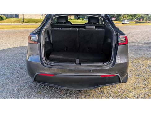 Used 2021 Tesla Model Y Long Range image 13