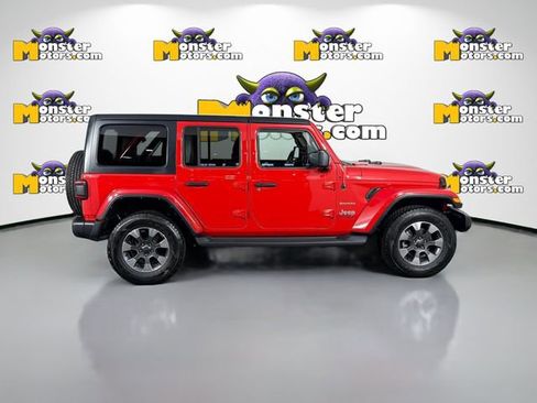 Used 2021 Jeep Wrangler Unlimited Sahara w/ Uconnect 4C Nav & Sound Group AWD/4WD image 4