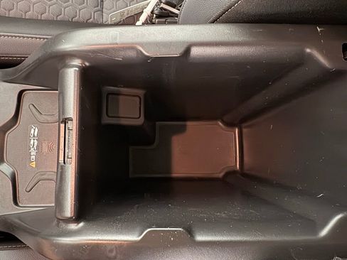 Used 2021 Chevrolet Colorado Z71 w/ Safety Package AWD/4WD image 33