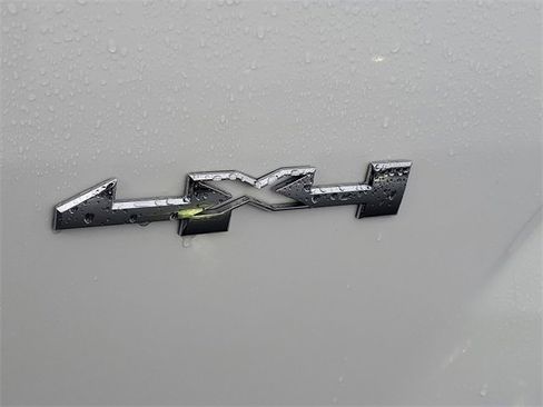 Used 2019 GMC Canyon SLE w/ Elevation Edition image 6