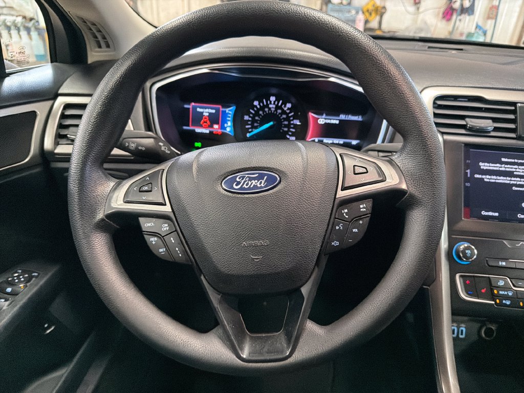 Used 2019 Ford Fusion SE FWD image 20