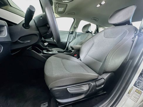 Used 2025 Kia K4 FWD image 13