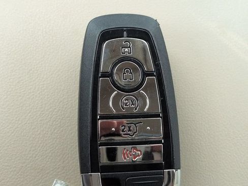 Used 2023 Lincoln Nautilus FWD w/ Premium Package image 29