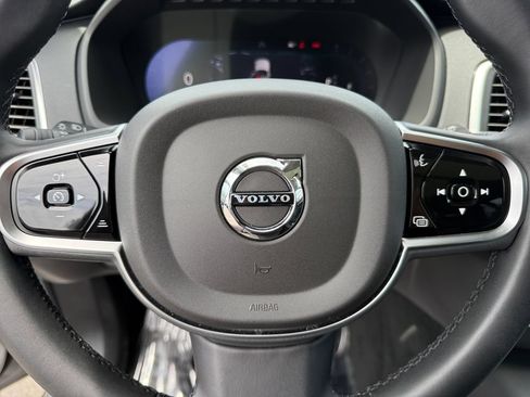 Used 2025 Volvo XC90 B5 Core AWD/4WD image 17