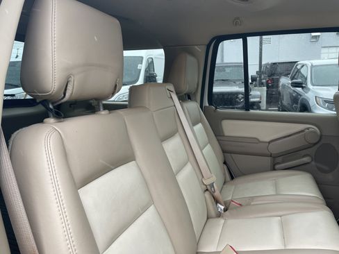 Used 2010 Ford Explorer Eddie Bauer image 21