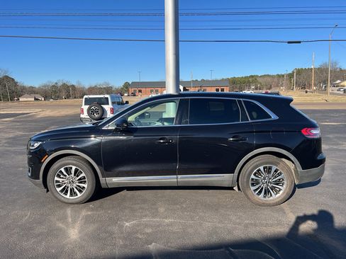 Used 2020 Lincoln Nautilus Premier w/ Equipment Group 101A image 8