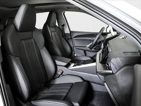 New 2025 Audi Q5 Premium Plus image 11