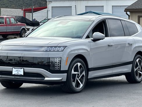 New 2026 Hyundai Ioniq 9 Calligraphy image 8