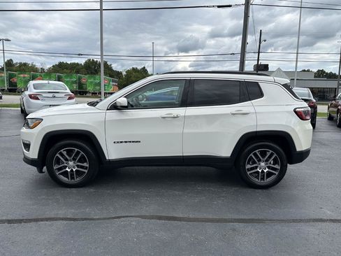 Used 2018 Jeep Compass Latitude w/ Popular Equipment Group FWD image 8