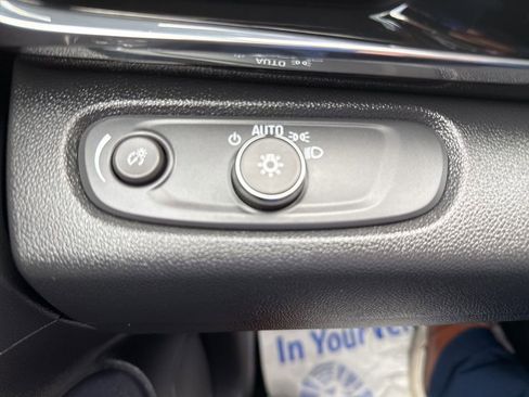 Certified 2025 Buick Envista Sport Touring FWD image 16